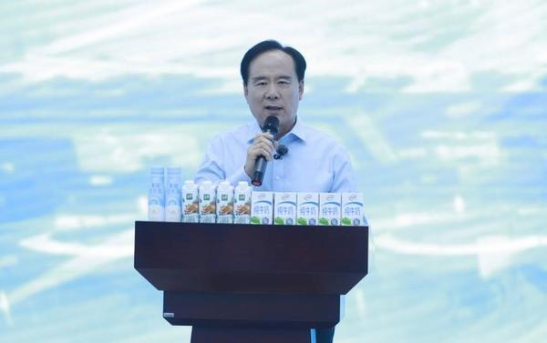 知识“玩”明白了！首部乳业科普剧本杀上线九游会真人游戏第一品牌这个六一伊利把牛奶(图4)